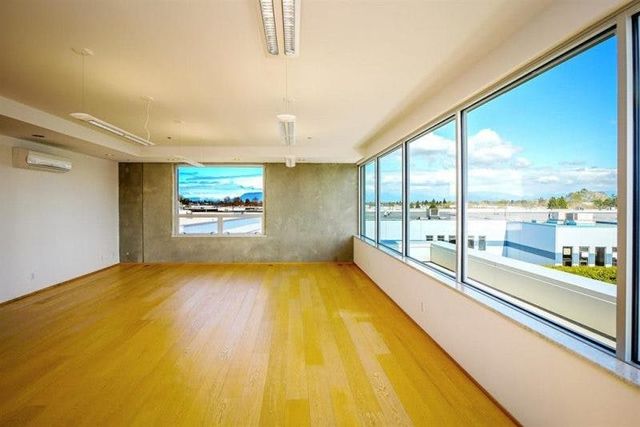 https___dannygerbrandtavenuehqcom_wp-content_uploads_sites_1569_2022_12_224953396-3-800x534 at 3 - 11420 Blacksmith Place