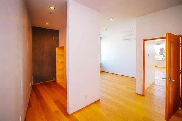 https___dannygerbrandtavenuehqcom_wp-content_uploads_sites_1569_2022_12_224953396-6-800x534 at 3 - 11420 Blacksmith Place