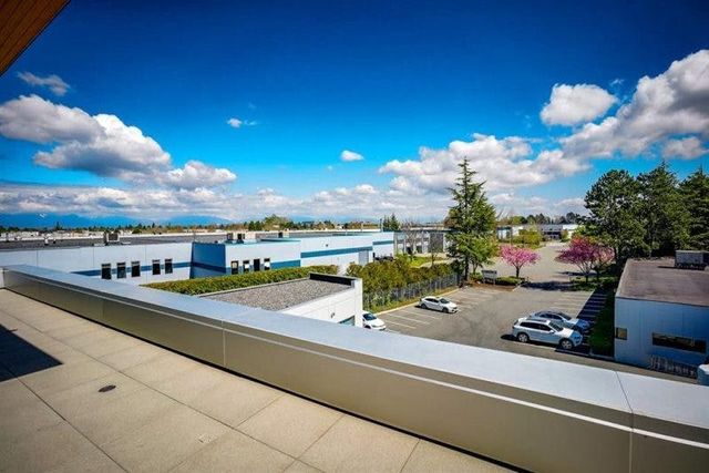 https___dannygerbrandtavenuehqcom_wp-content_uploads_sites_1569_2022_12_224953396-9-800x534 at 3 - 11420 Blacksmith Place