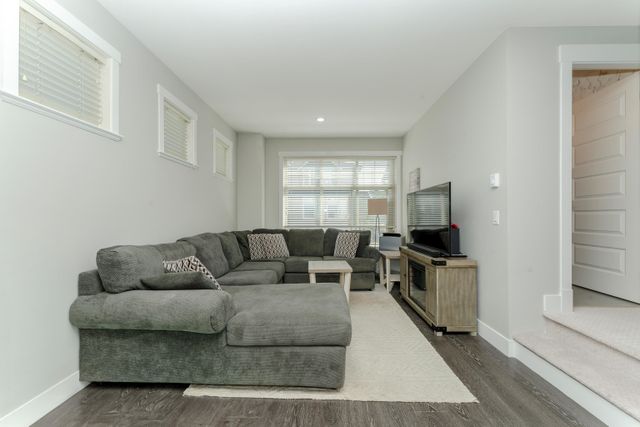 0a9fc71643a484305ef0704cfb51fdabf601268a at 133 - 19525 73 Avenue