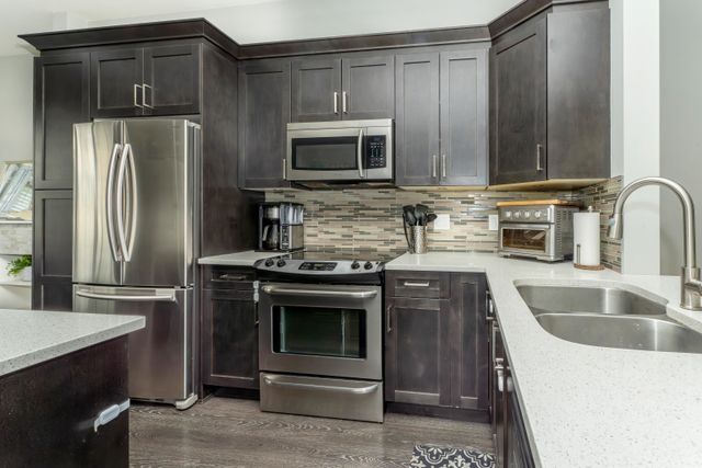 6fd610c79b4eb297152be42f228ca9ba3504e748 at 133 - 19525 73 Avenue