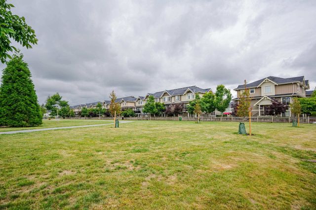 859d226119749efd30cf77ef7dc2beb291f11ed6 at 133 - 19525 73 Avenue