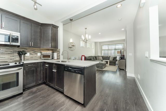 9dd40b0b85e986e710f2c7c22110cdfde76e5f17 at 133 - 19525 73 Avenue