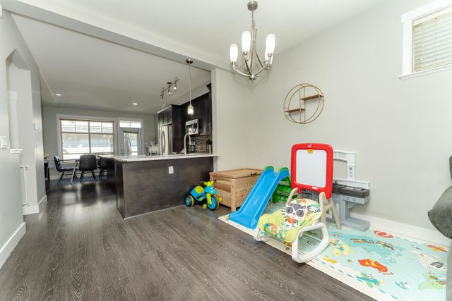 f92a0eecd6634c692c52d0cc1247c9474d2dcc7a at 133 - 19525 73 Avenue