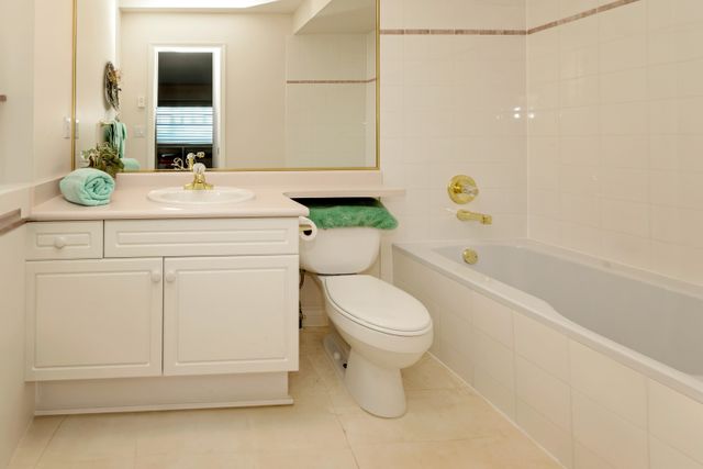 197f655c1813d96fe424c975b243c80eb4611993 at 39 - 2979 Panorama Drive