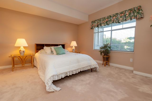 7be870faae10a8c2d6edae765b523f5d5f0272a9 at 39 - 2979 Panorama Drive