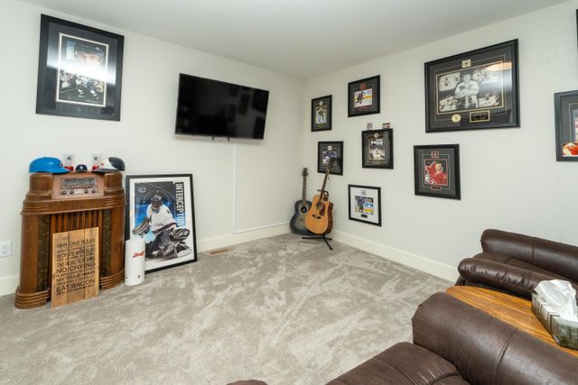 4e42f064345d510b71e82f2816c9151b8bdab3b4 at 18 - 628 Mccombs Drive