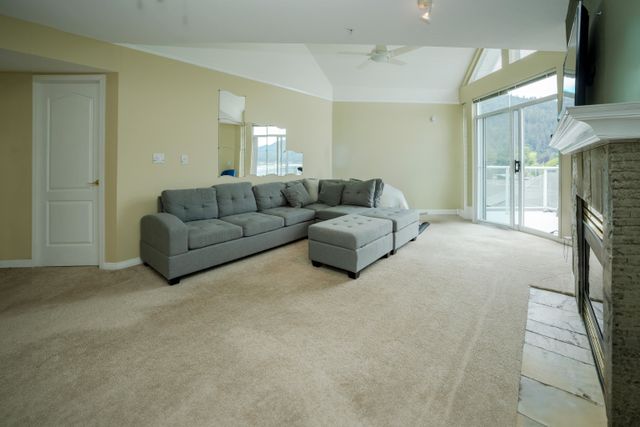 202525a1c82cdf4bfa788852d666c085b5b91e30 at 404 - 328 Esplanade Avenue