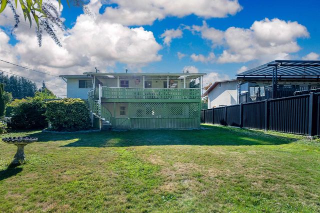 556e4f22dc62b494df50dd94a332d1f8b13275d3 at 21823 Mountain View Crescent, Maple Ridge