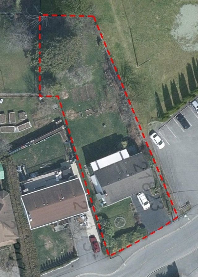 6263c14ebd4ce5e0dc717e25c80886cefbb56766 at 21823 Mountain View Crescent, Maple Ridge