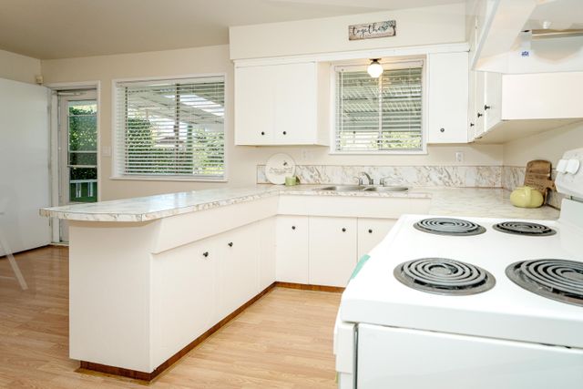 8b4efe8cc40f9ca398b46175ddf8cd60e2294acf at 21823 Mountain View Crescent, Maple Ridge