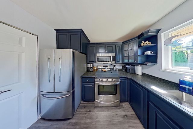 21378-glenwood-avenue-west-central-maple-ridge-03 at 21378 Glenwood Avenue, West Central, Maple Ridge 21378-glenwood-avenue-west-central-maple-ridge-03 at 21378 Glenwood Avenue, West Central, Maple Ridge