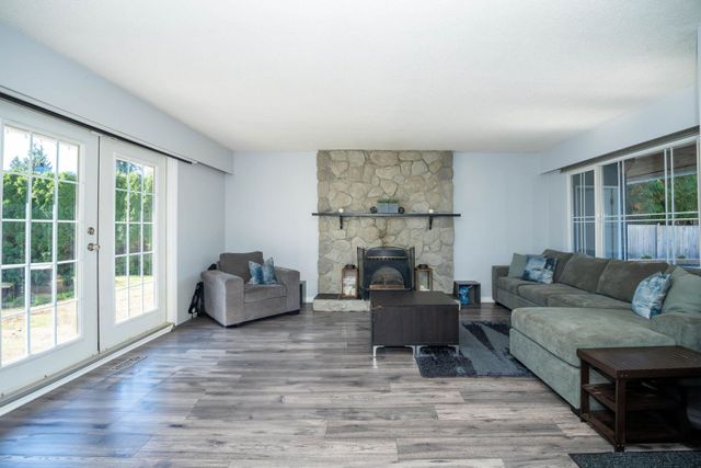 21378-glenwood-avenue-west-central-maple-ridge-06 at 21378 Glenwood Avenue, West Central, Maple Ridge 21378-glenwood-avenue-west-central-maple-ridge-06 at 21378 Glenwood Avenue, West Central, Maple Ridge