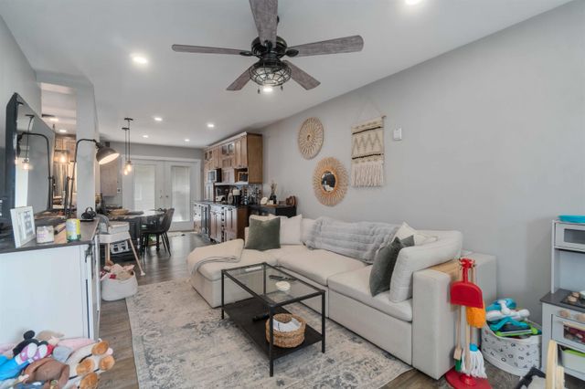 3631-flint-street-glenwood-pq-port-coquitlam-07 at 3631 Flint Street, Glenwood PQ, Port Coquitlam