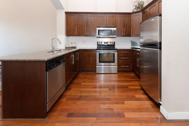 2628-maple-street-central-pt-coquitlam-port-coquitlam-03 at #412 - 2628 Maple Street, Port Coquitlam 2628-maple-street-central-pt-coquitlam-port-coquitlam-03 at #412 - 2628 Maple Street, Port Coquitlam