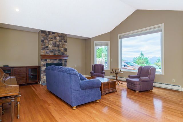 10270-rolley-crescent-thornhill-mr-maple-ridge-10 at 10270 Rolley Crescent, Thornhill MR, Maple Ridge