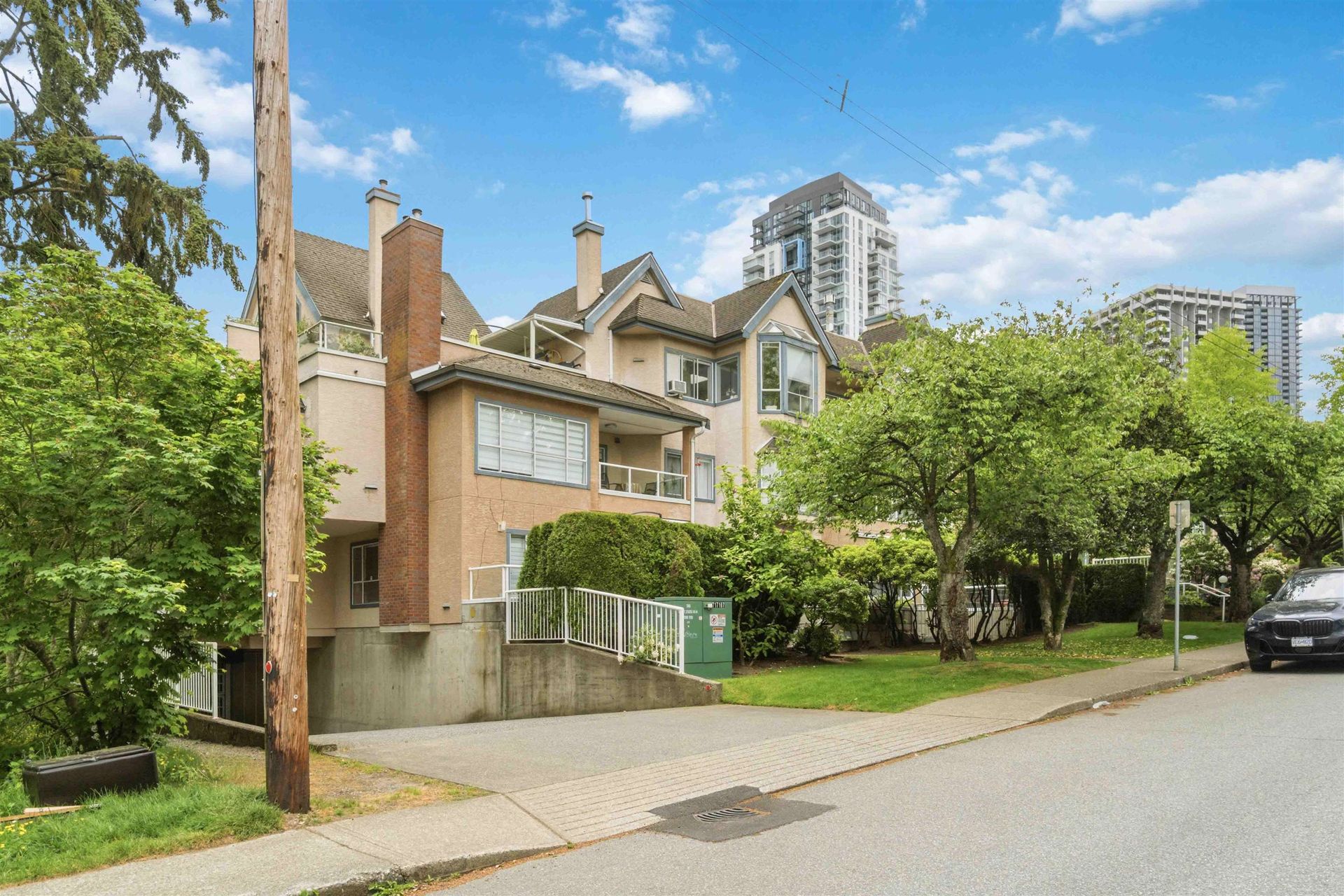 106 - 5568 Barker Avenue, Central Park BS, Burnaby South photo number 1