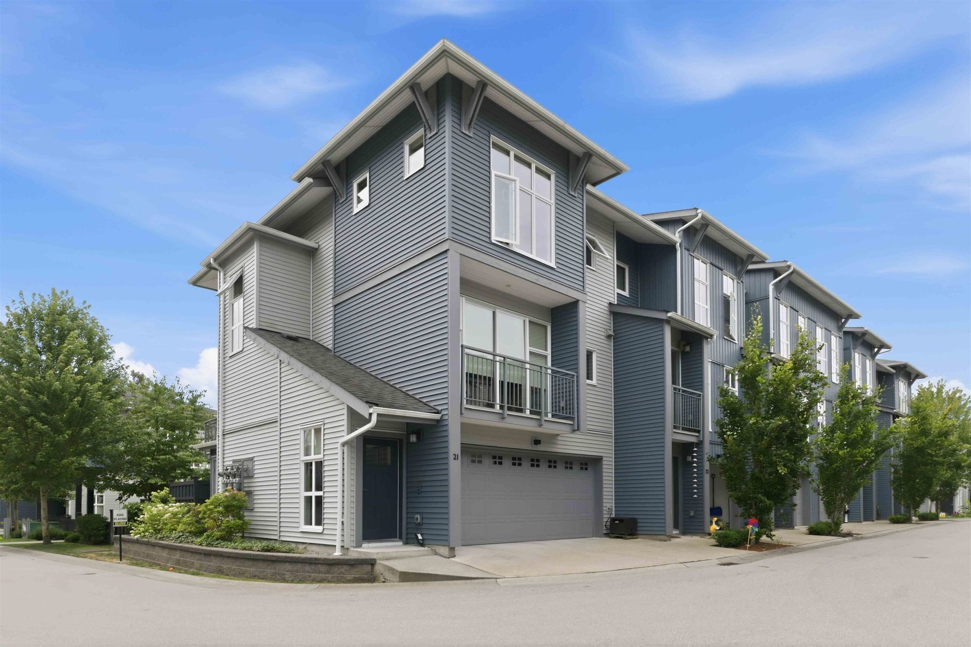 21 - 24076 112 Avenue, Cottonwood MR, Maple Ridge photo number 1