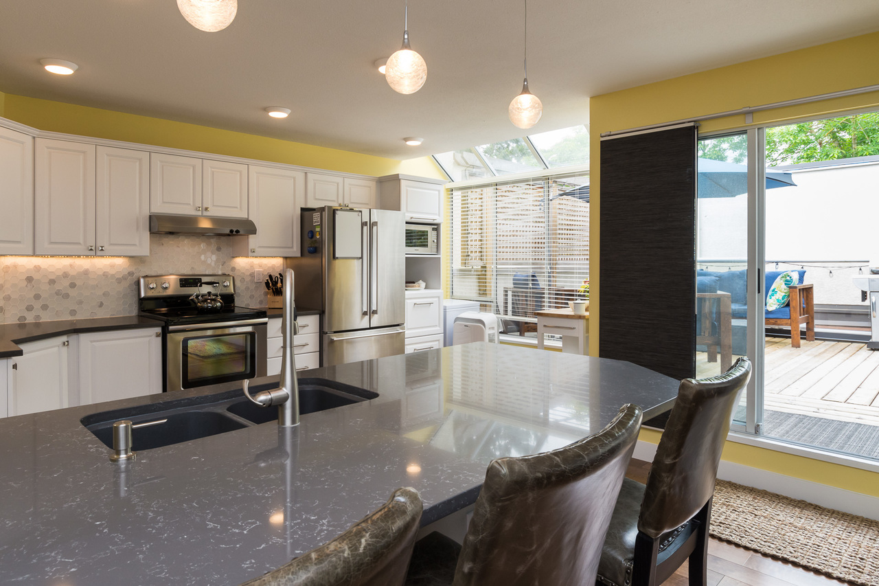 506 - 1225  Street, South Surrey White Rock photo number 1 506 - 1225  Street, South Surrey White Rock photo number 1