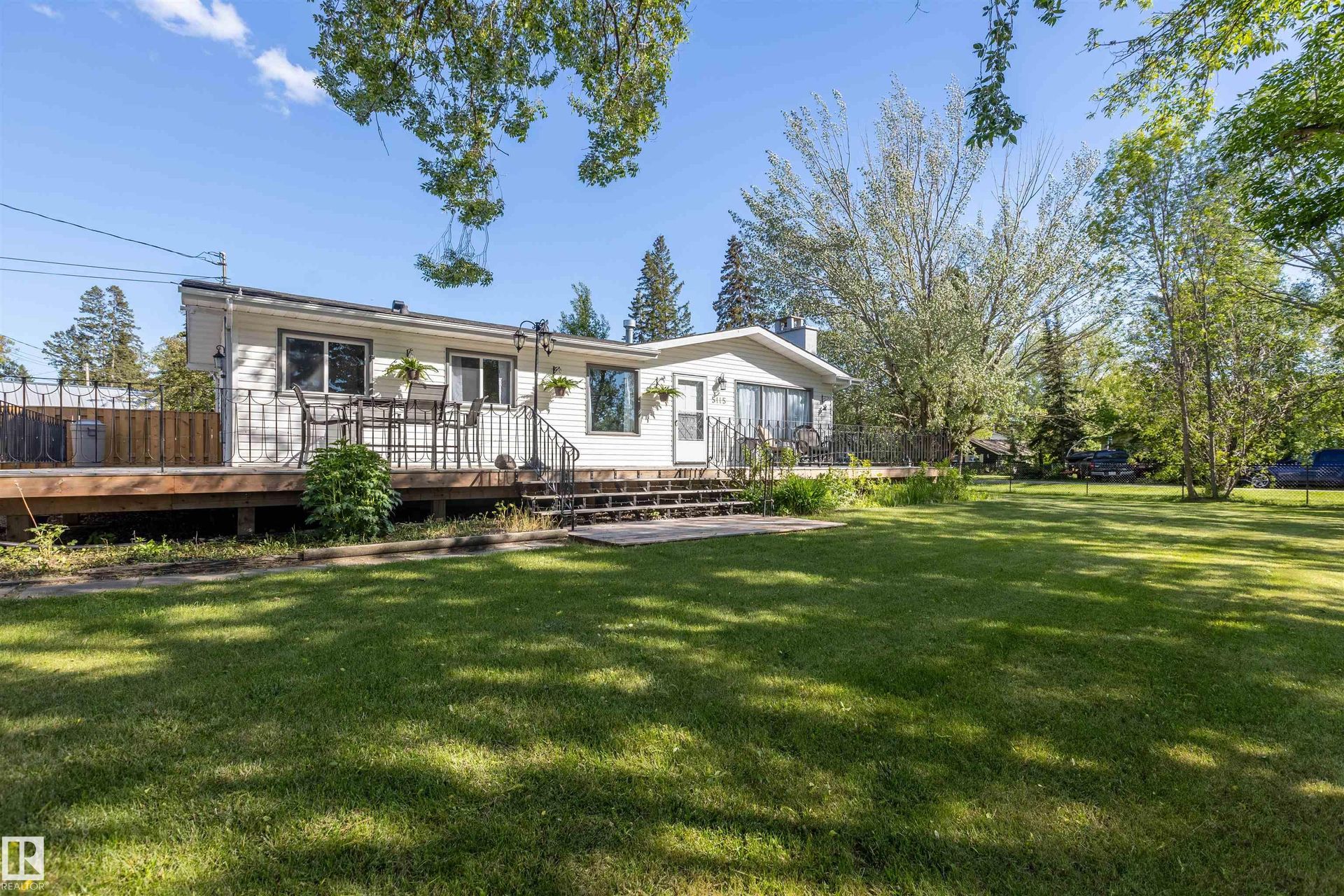 5115 49 Avenue, Alberta Beach, Rural Lac Ste. Anne County 2