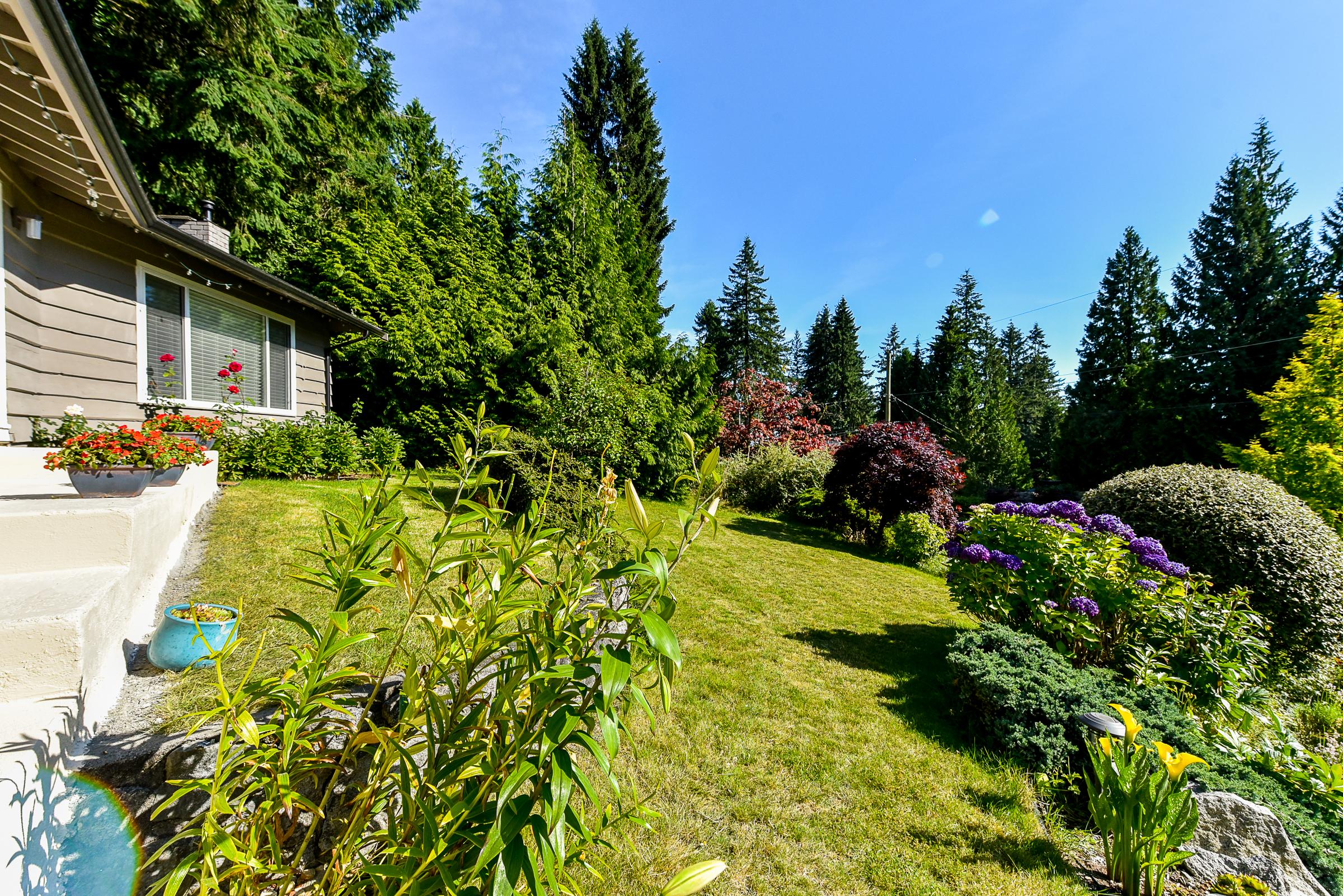556 Greenway, Upper Delbrook, North Vancouver 2