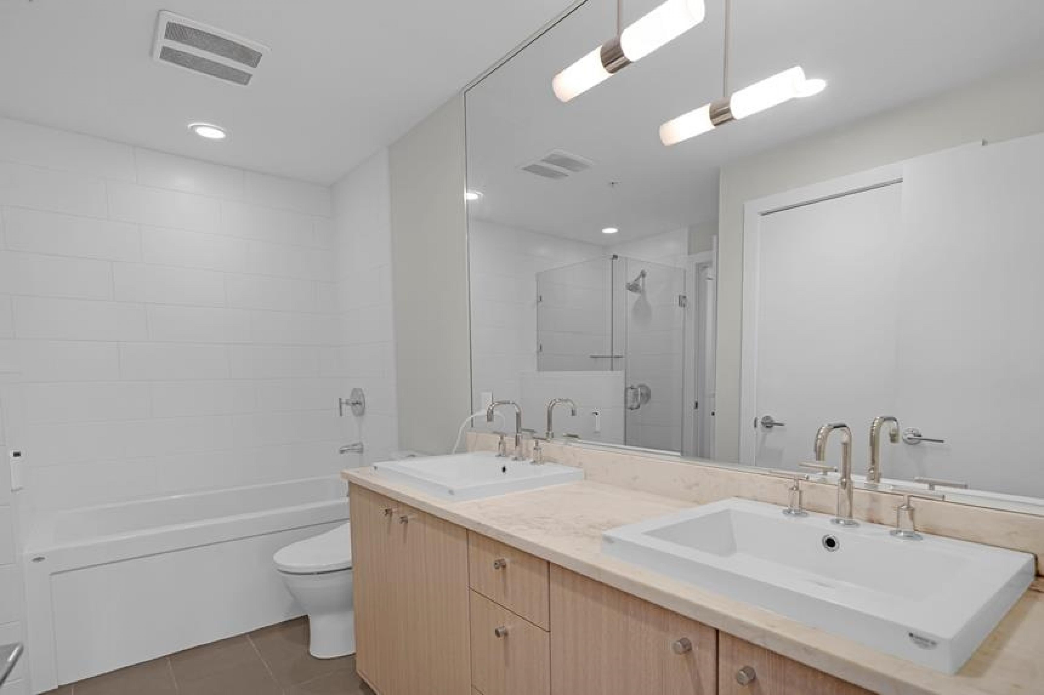 202 - 9350 Universi High Street, Simon Fraser Univer., Burnaby North 4