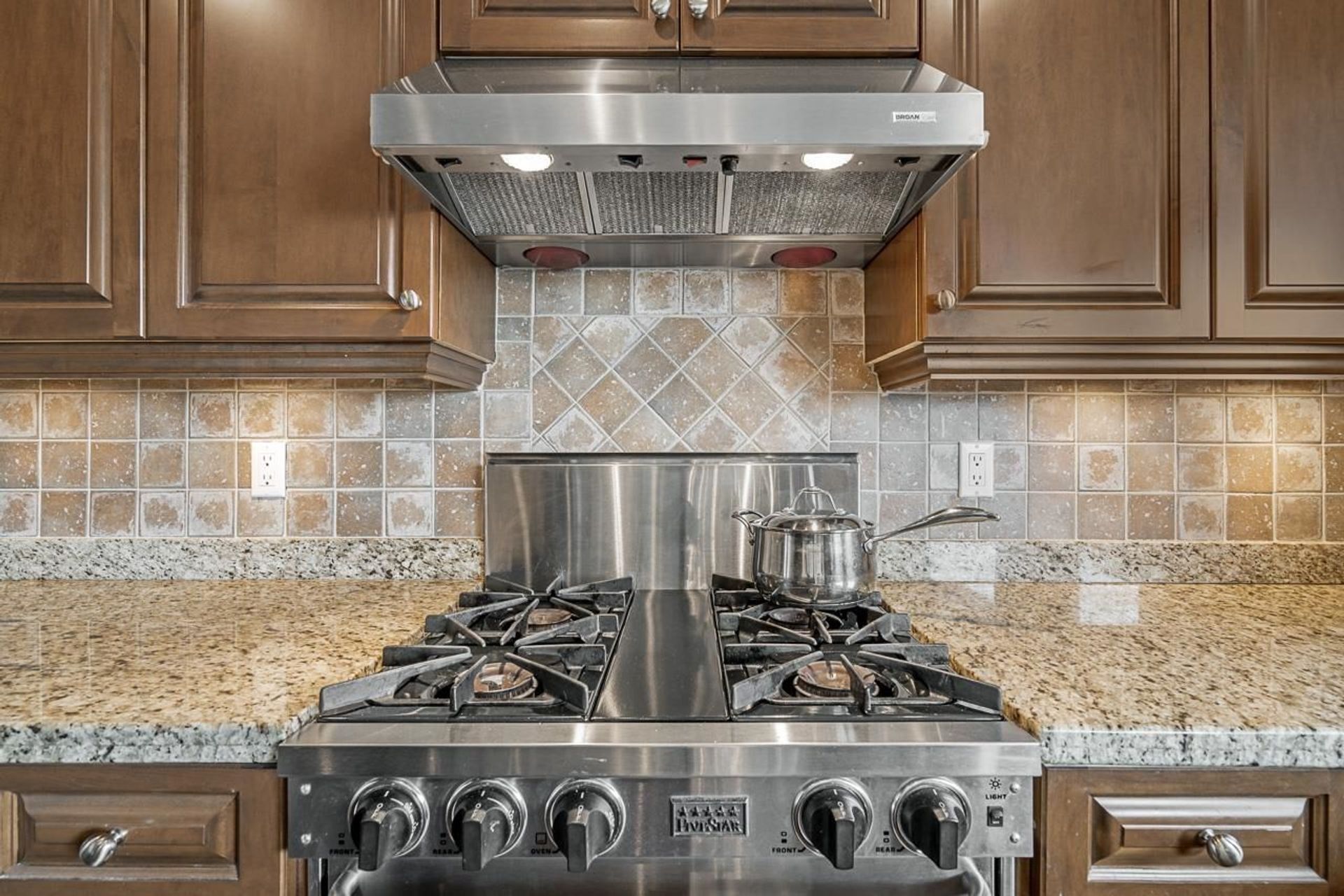 466-hermosa-avenue-upper-delbrook-north-vancouver-09 at 466 Hermosa Avenue, Upper Delbrook, North Vancouver