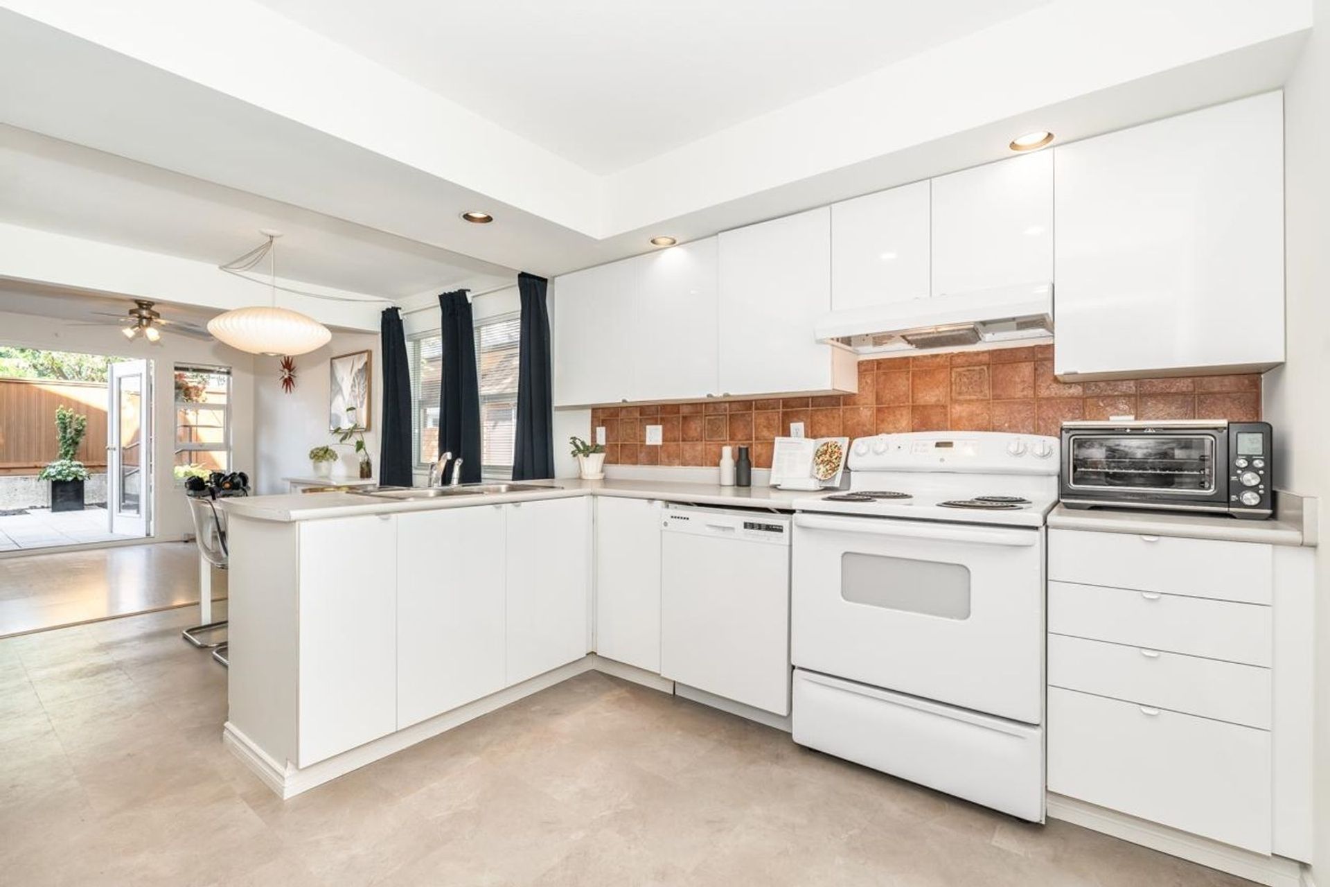 222-w-4th-street-lower-lonsdale-north-vancouver-08 at 101 - 222 W 4th Street, Lower Lonsdale, North Vancouver 222-w-4th-street-lower-lonsdale-north-vancouver-08 at 101 - 222 W 4th Street, Lower Lonsdale, North Vancouver