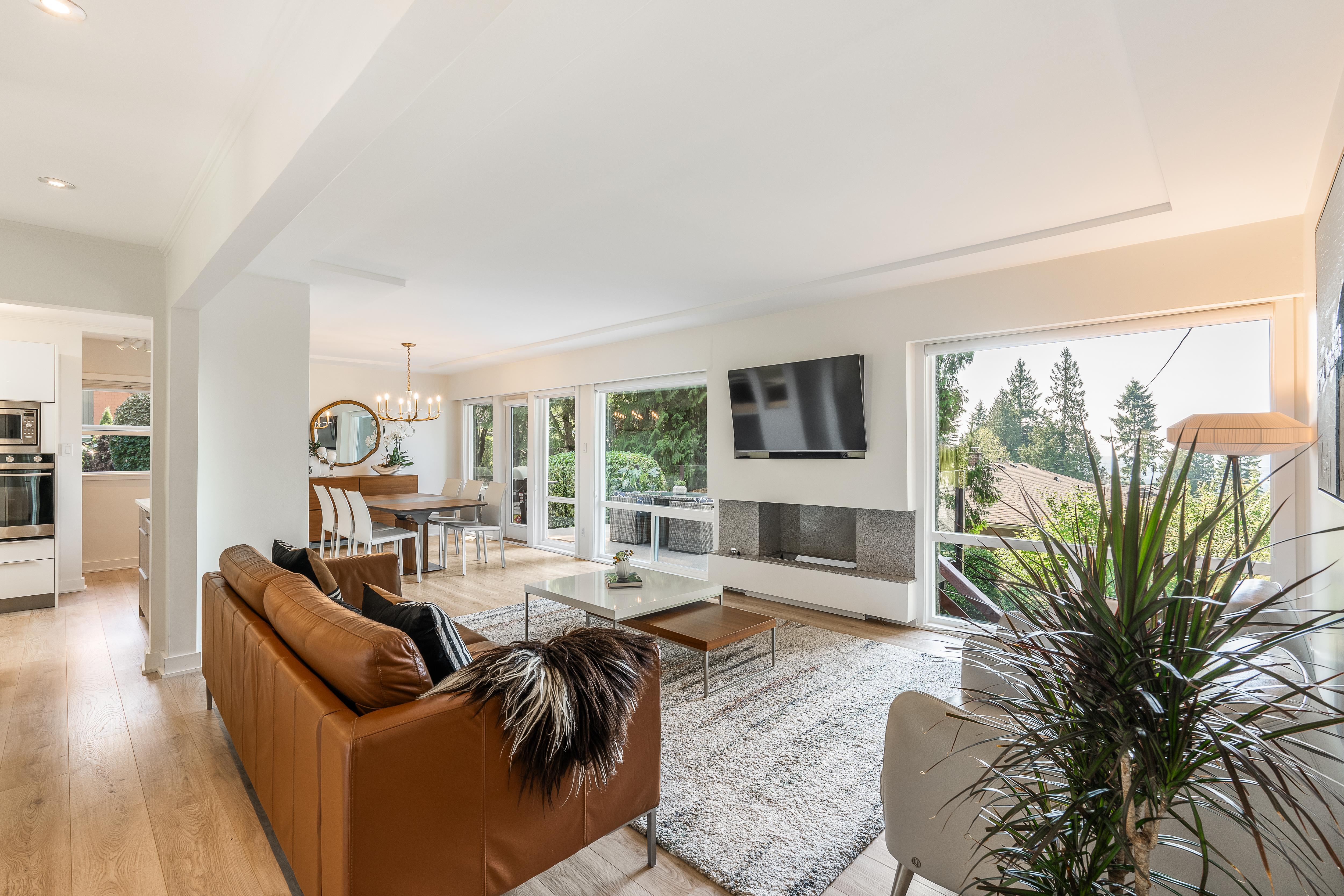 4593 Skyline Drive, Canyon Heights NV, North Vancouver 4