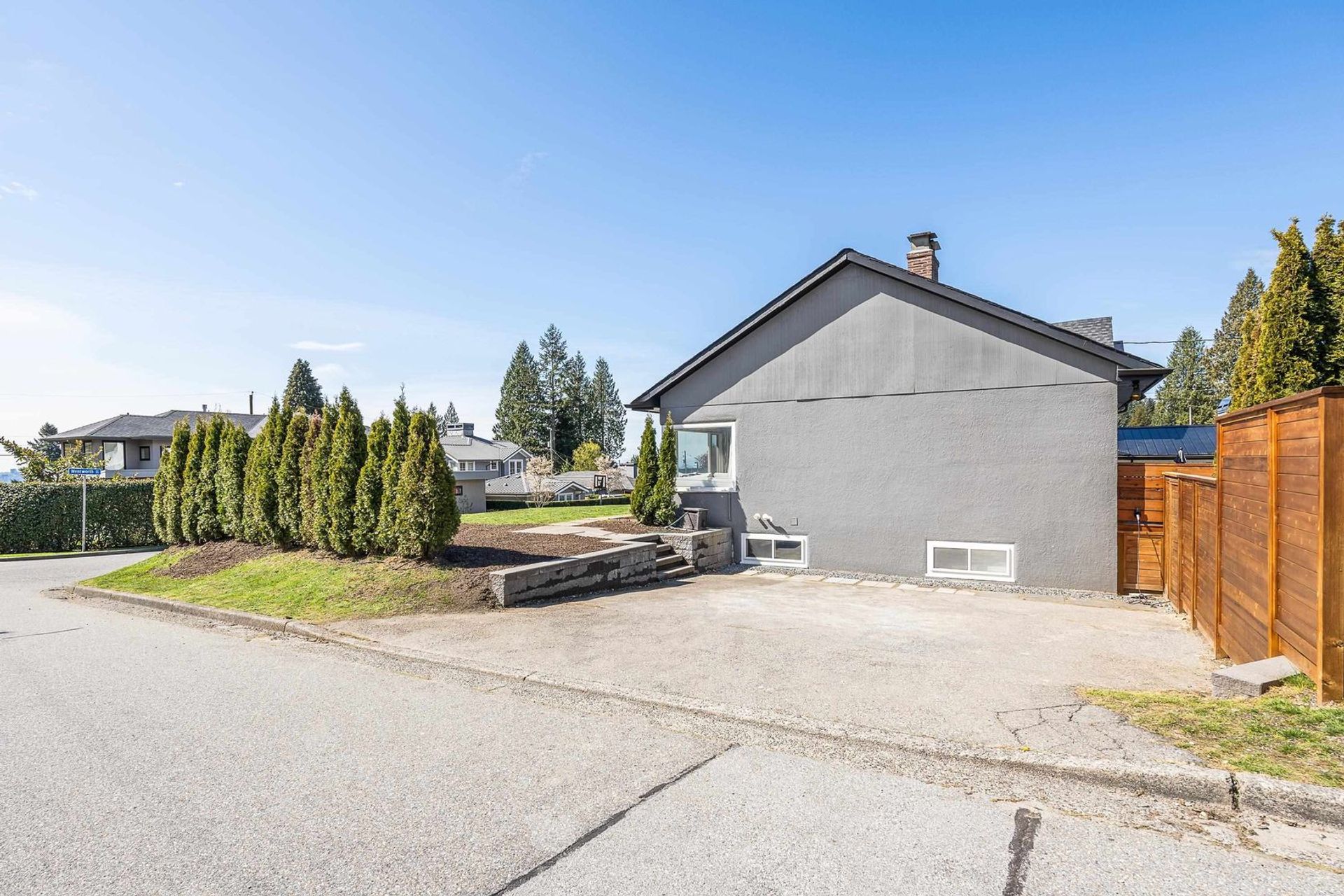 902-wentworth-avenue-forest-hills-nv-north-vancouver-25 at 902 Wentworth Avenue, Forest Hills NV, North Vancouver