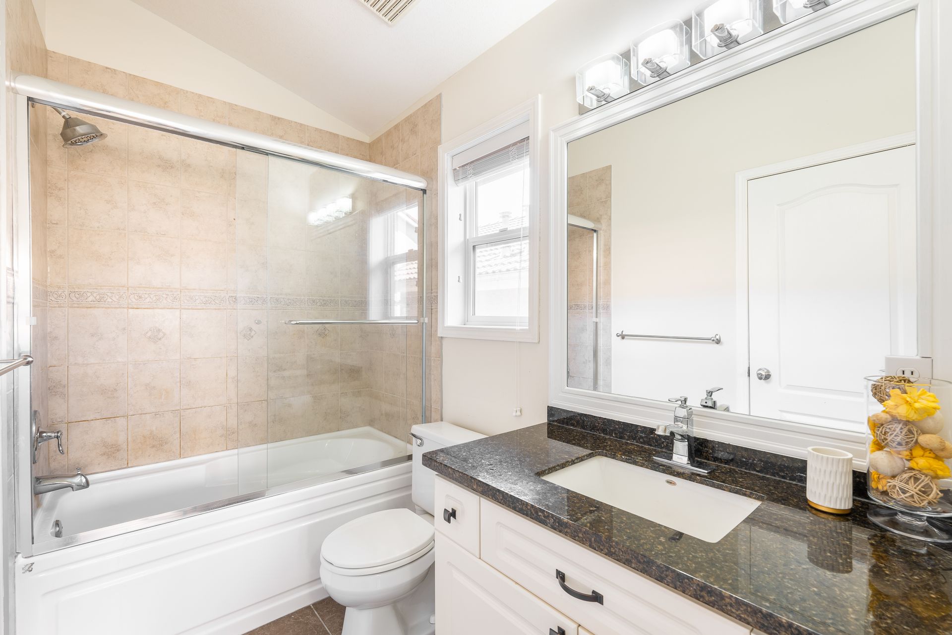 366-26th-street-e-north-vancouver-33 at 366 E 26th Street, Upper Lonsdale, North Vancouver 366-26th-street-e-north-vancouver-33 at 366 E 26th Street, Upper Lonsdale, North Vancouver