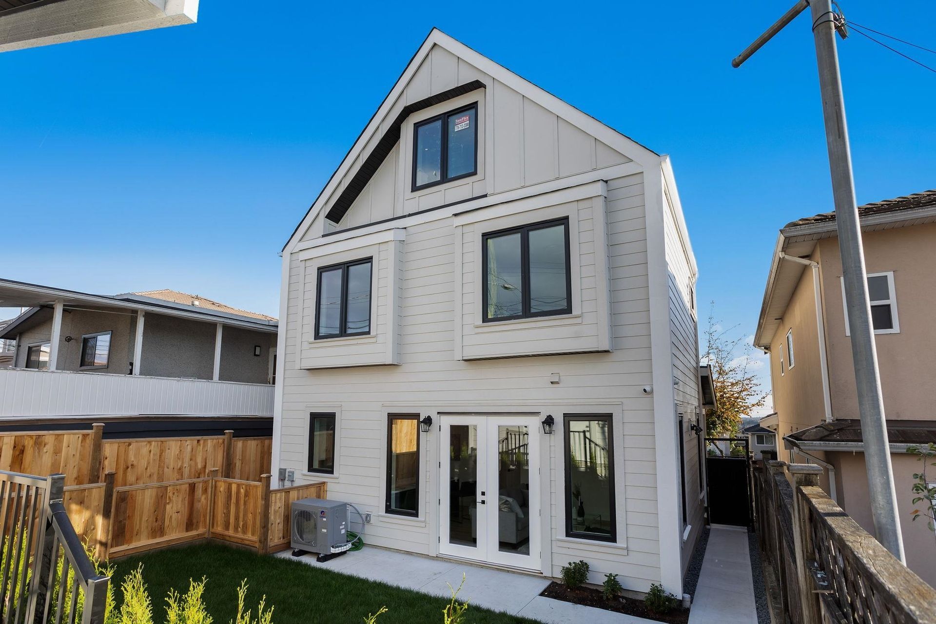 2 - 65 E 58 Avenue, South Vancouver, Vancouver East 2