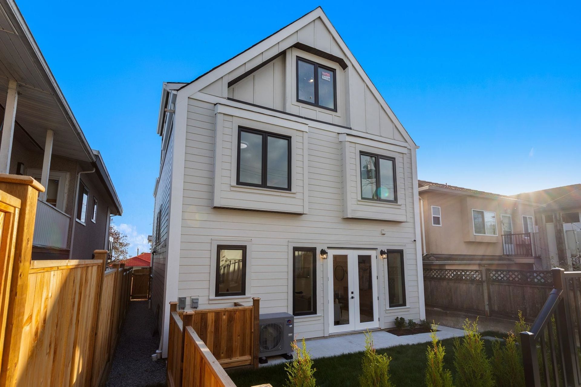 2 - 65 E 58 Avenue, South Vancouver, Vancouver East 3