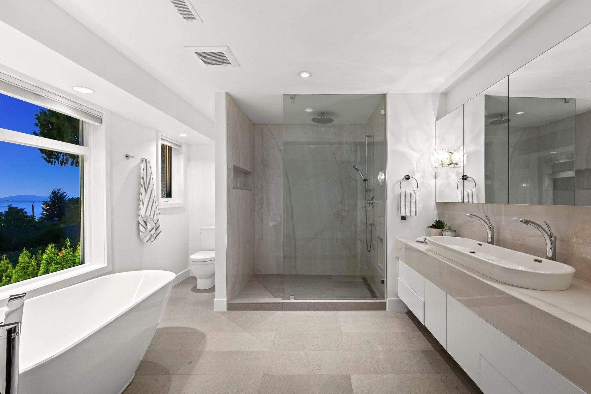 4-1 at 2240 Kings Ave, Dundarave, West Vancouver