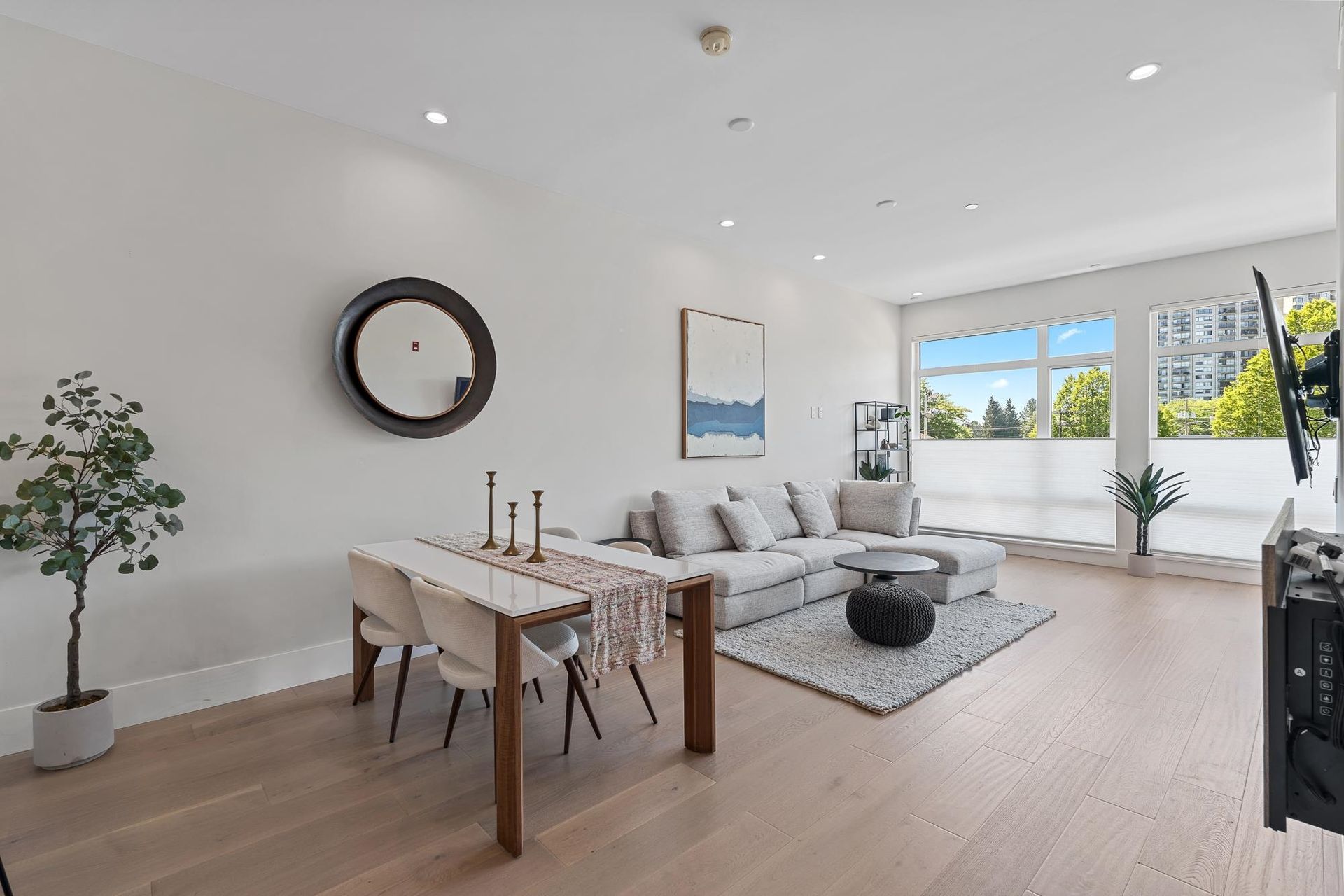 206 - 1591 Bowser Avenue, Norgate, North Vancouver 2