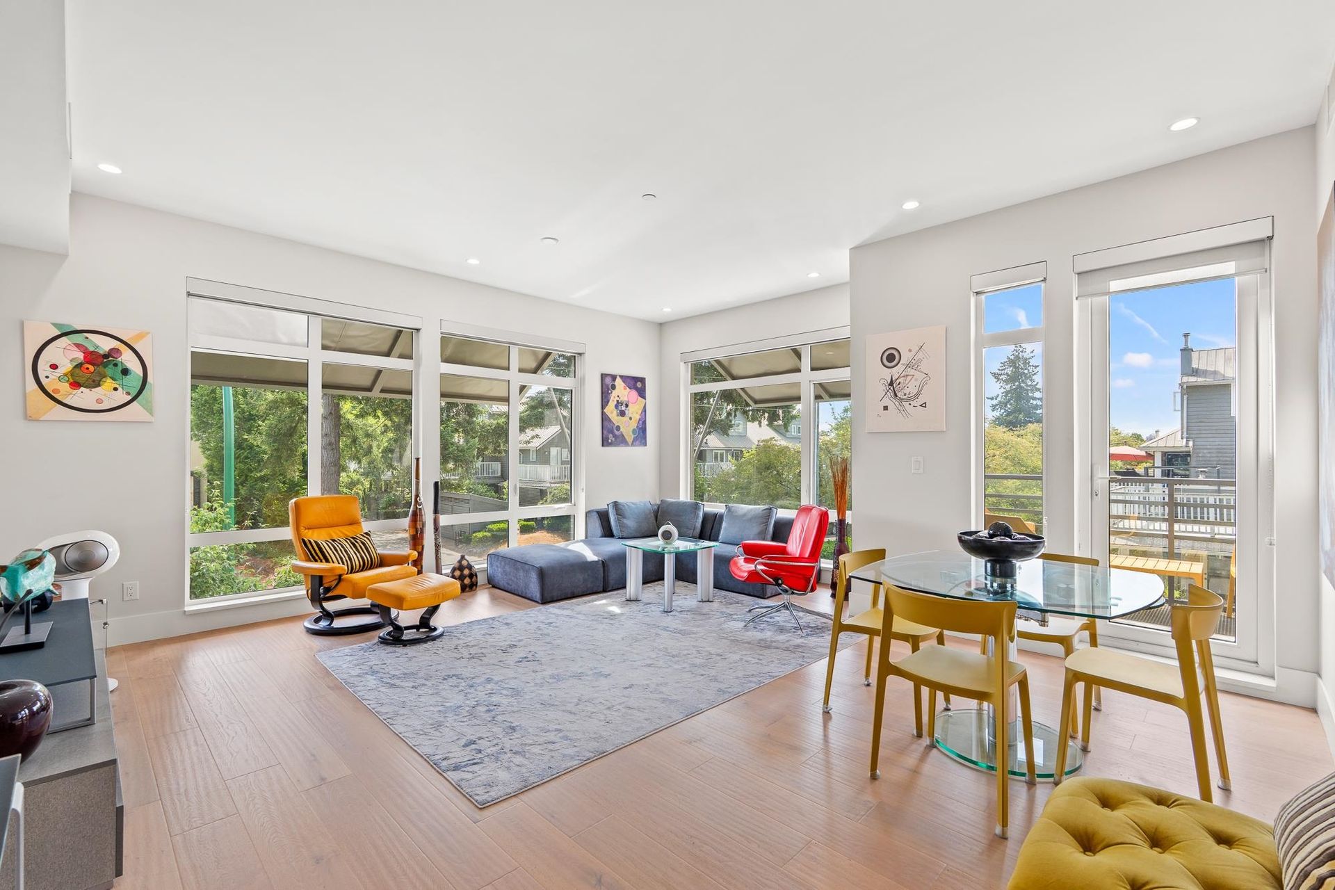 202 - 1591 Bowser Avenue, Norgate, North Vancouver 2