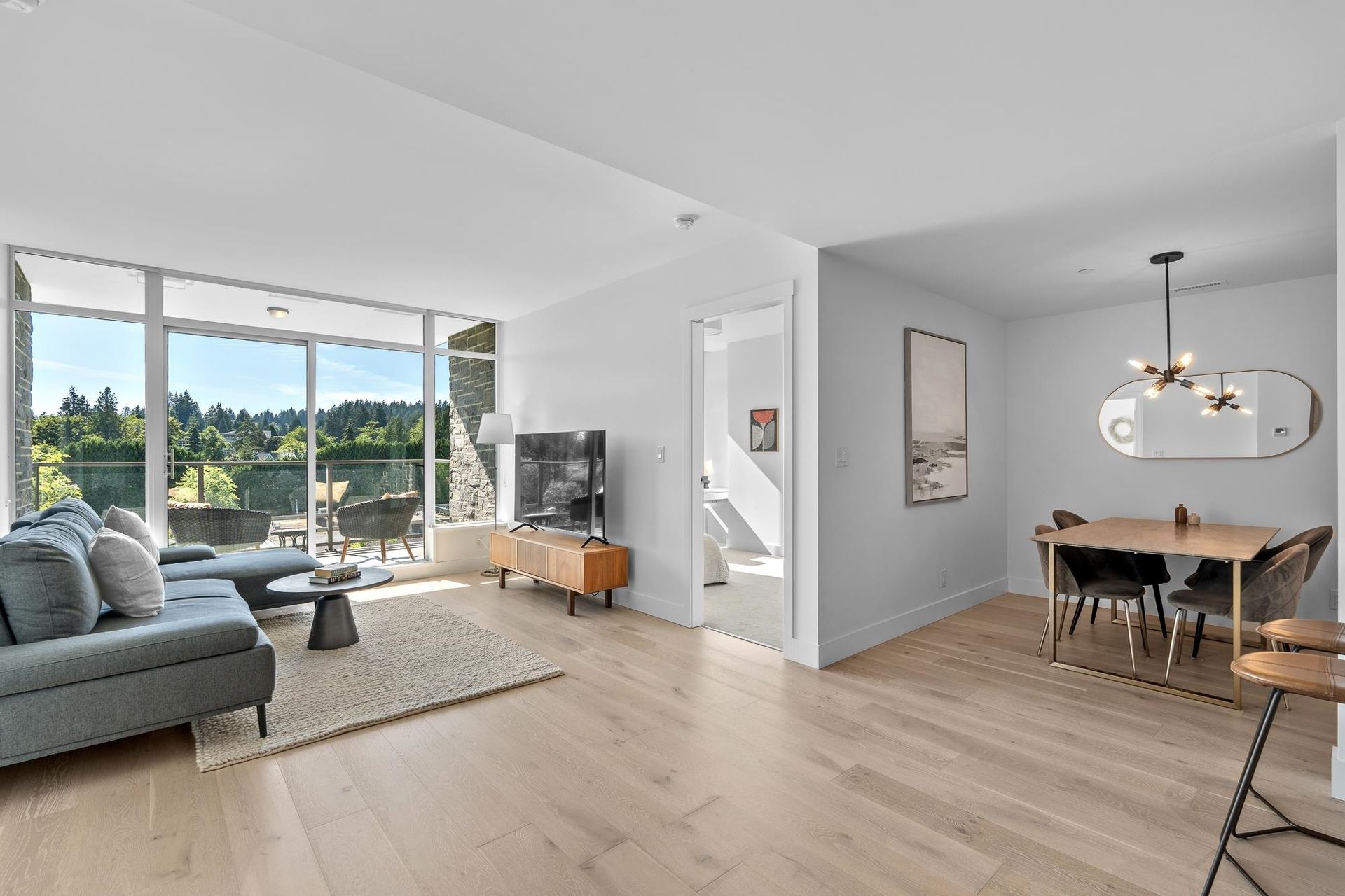 404 - 1210 E 27th Street, Lynn Valley, North Vancouver 3