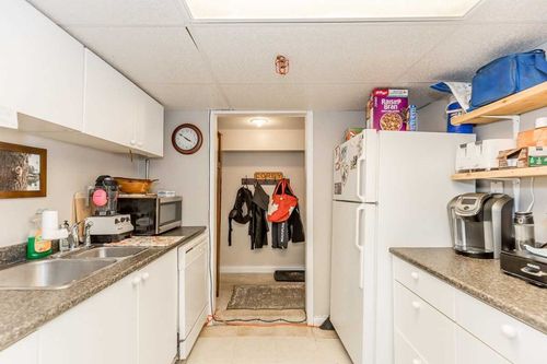 228-e-wellington-st-wellington-barrie-27 at 228 E Wellington Street, Wellington, Barrie