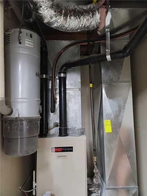 20-hanlan-rd-steeles-west-industrial-vaughan-25 at 4 - 20 Hanlan Road, Steeles West Industrial, Vaughan