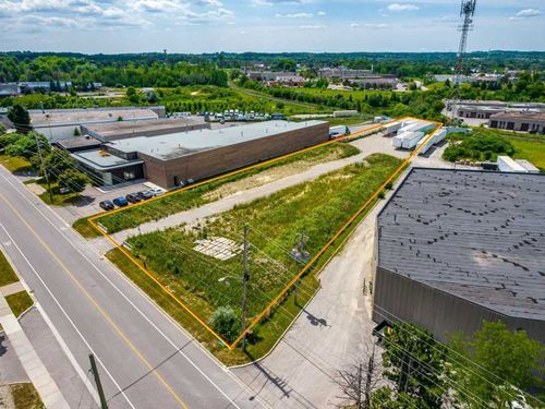320-s-industrial-pkwy-aurora-village-aurora-11 at 320 S Industrial Parkway, Aurora Village, Aurora