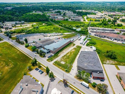 320-s-industrial-pkwy-aurora-village-aurora-12 at 320 S Industrial Parkway, Aurora Village, Aurora