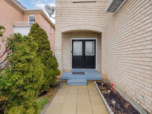 6929-tassel-cres-meadowvale-village-mississauga-03 at 6929 Tassel Crescent, Meadowvale Village, Mississauga