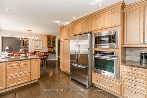 9647-bathurst-st-north-richvale-richmond-hill-11 at 9647 Bathurst Street, North Richvale, Richmond Hill