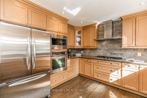 9647-bathurst-st-north-richvale-richmond-hill-12 at 9647 Bathurst Street, North Richvale, Richmond Hill