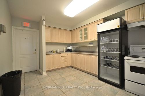 20-hanlan-rd-steeles-west-industrial-vaughan-08 at 4 - 20 Hanlan Road, Steeles West Industrial, Vaughan 20-hanlan-rd-steeles-west-industrial-vaughan-08 at 4 - 20 Hanlan Road, Steeles West Industrial, Vaughan