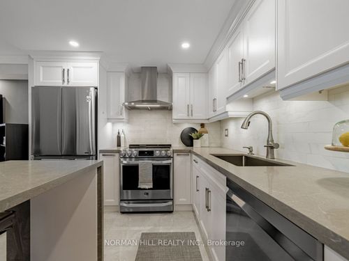 250-davis-dr-central-newmarket-newmarket-04 at 801 - 250 Davis Drive, Central Newmarket, Newmarket