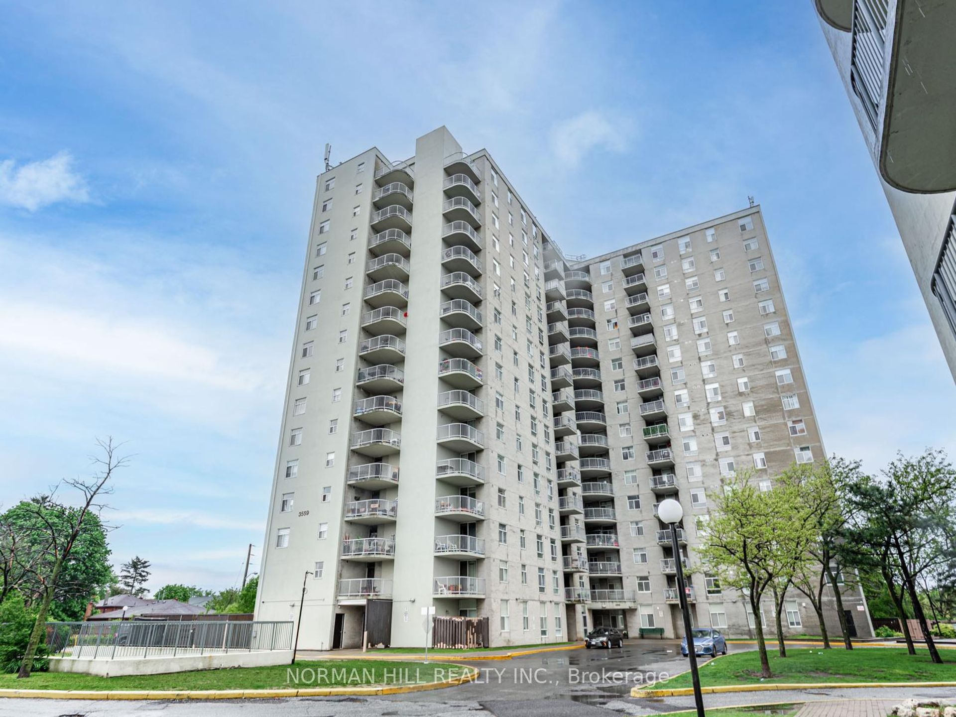 1601 - 3559 Eglinton Avenue W, Mount Dennis, Toronto photo number 1 1601 - 3559 Eglinton Avenue W, Mount Dennis, Toronto photo number 1