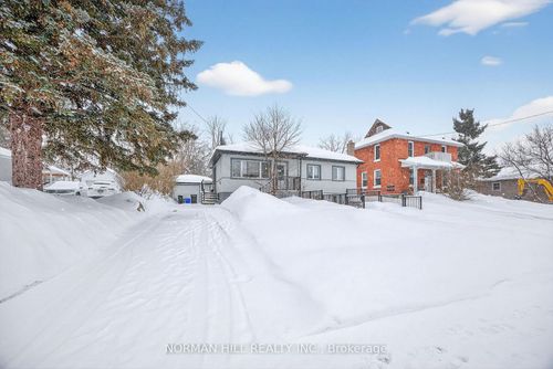 72-cumberland-street-allandale-barrie-on-03 at 72 Cumberland Street, Allandale, Barrie