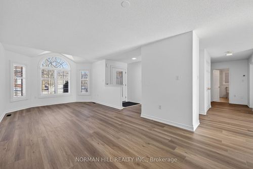 130-metcalfe-drive-bradford-bradford-west-gwillimbury-on-08 at 130 Metcalfe Drive, Bradford, Bradford West Gwillimbury