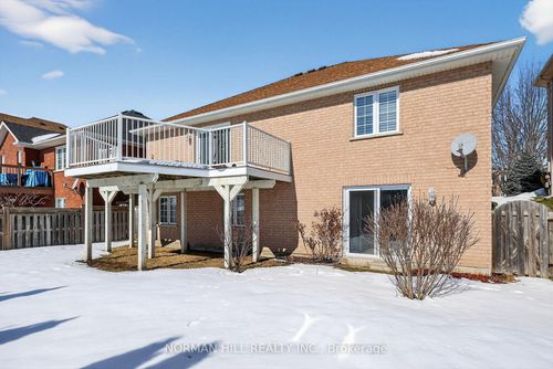 130-metcalfe-drive-bradford-bradford-west-gwillimbury-on-34 at 130 Metcalfe Drive, Bradford, Bradford West Gwillimbury